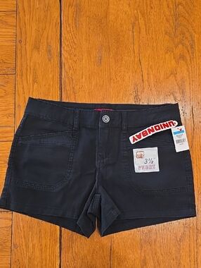UNIONBAY Delaney Junior Black Denim-Style Shorts Size 9 NWT